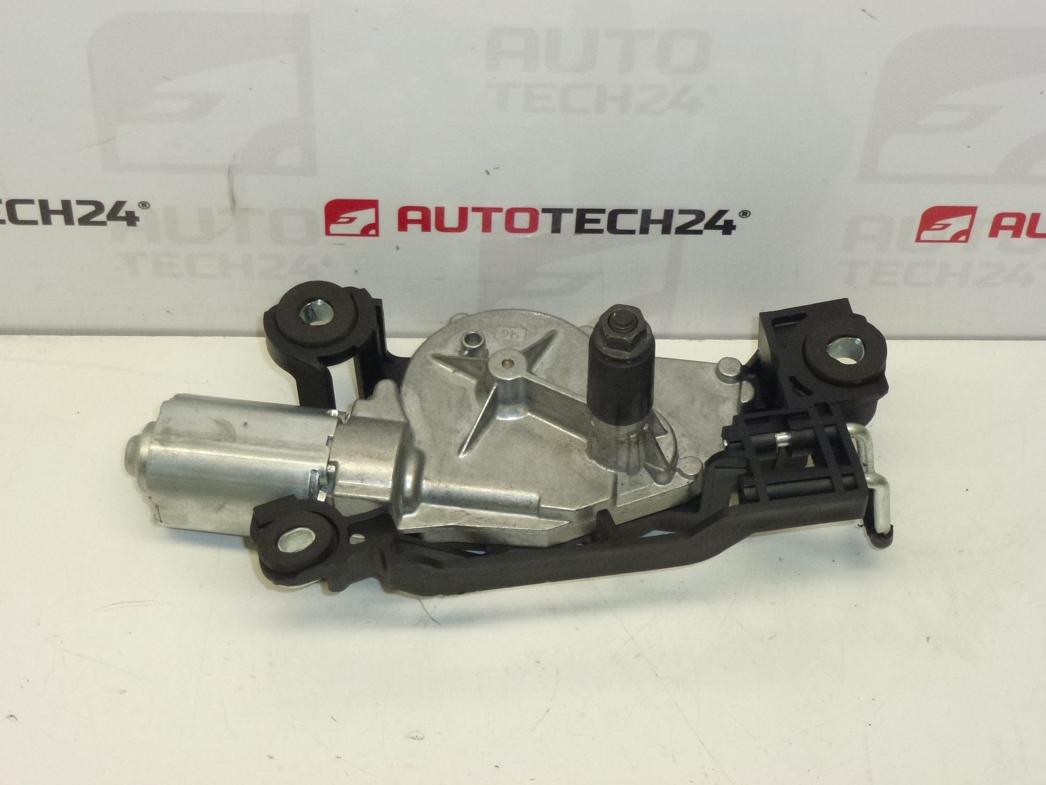 Rear wiper motor Peugeot 206 0390201575 AUTOTECH24.EU