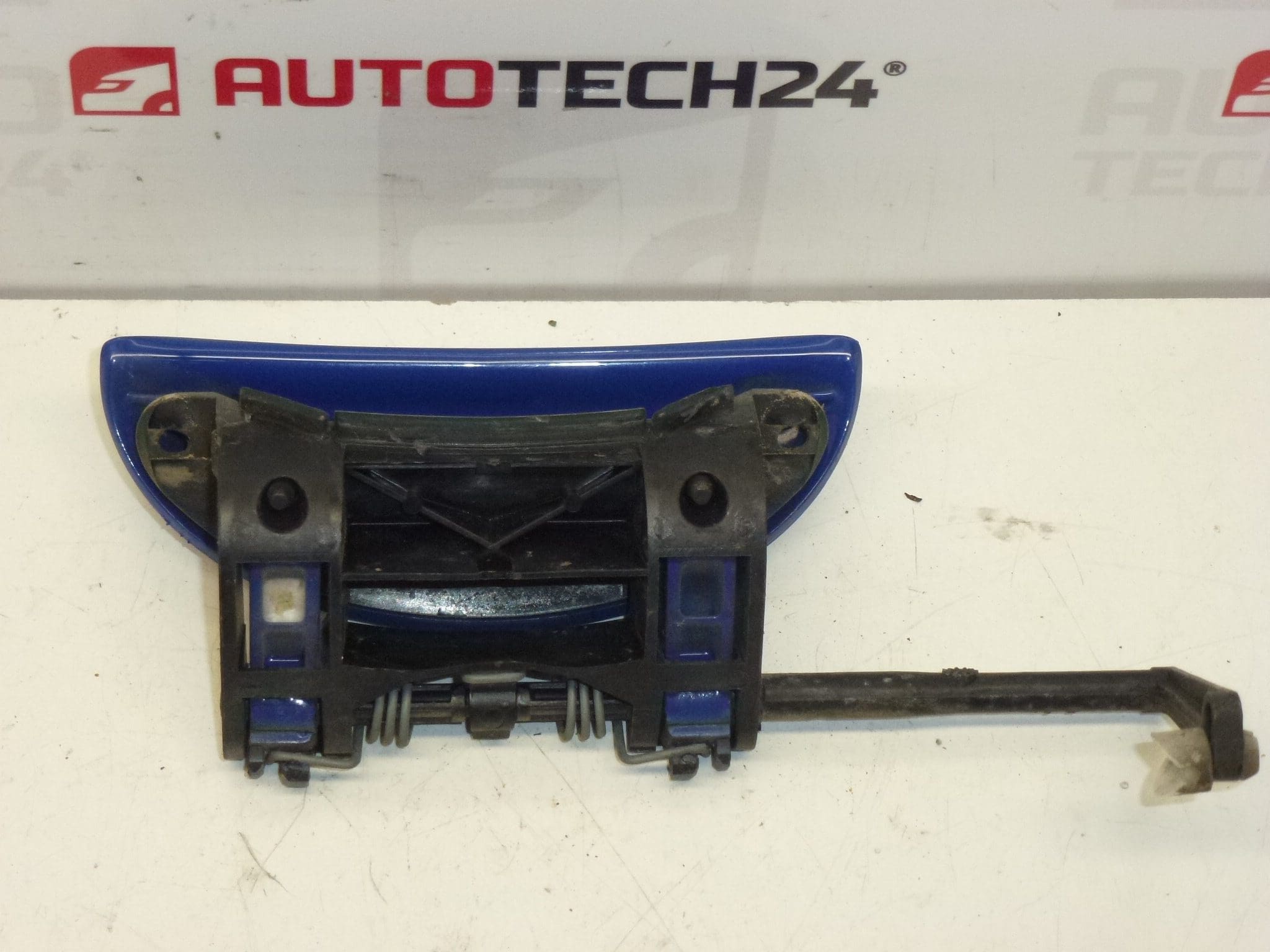 Door handle left front blue EGJ Peugeot 206 9101N6 | AUTOTECH24.EU