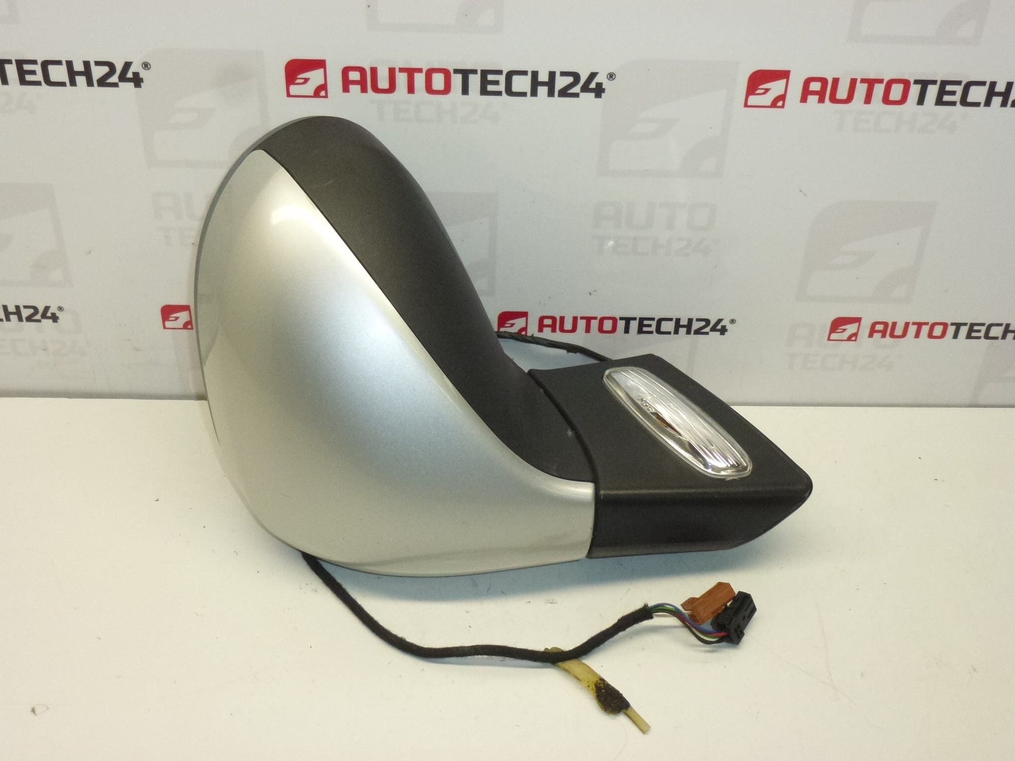 Left mirror Peugeot 207 EZRC 96806498XT 8149ZG | AUTOTECH24.EU